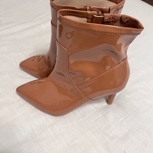 New Torrid tan booties. Size 7